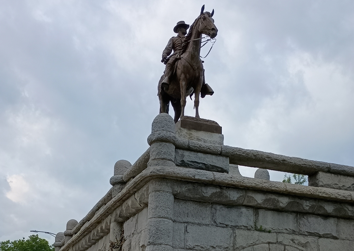 Grant Statue