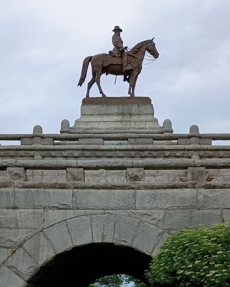 Grant Statue